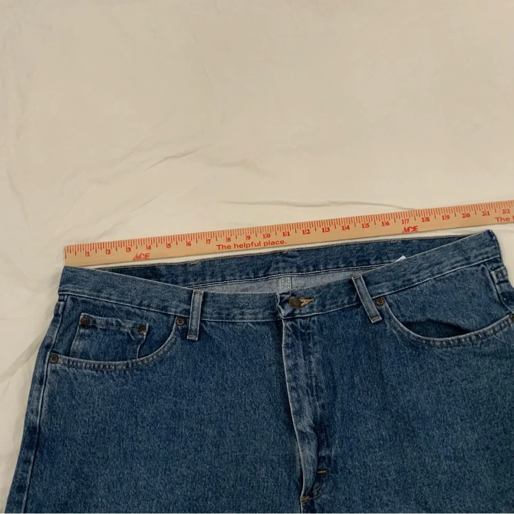 Wrangler Relaxed Fit Medium Wash Denim Jean Shorts 100% Cotton Size 42